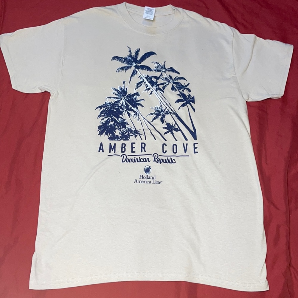 Amber Cove - Dominican Republic T-shirt Size Medium